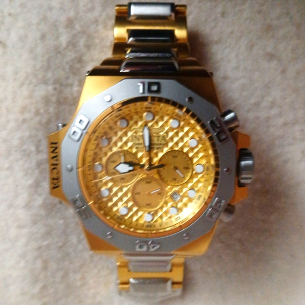 Invicta Akula 52mm Gold/Silver Two-tone SS Bracelet Chrono Multi-Function